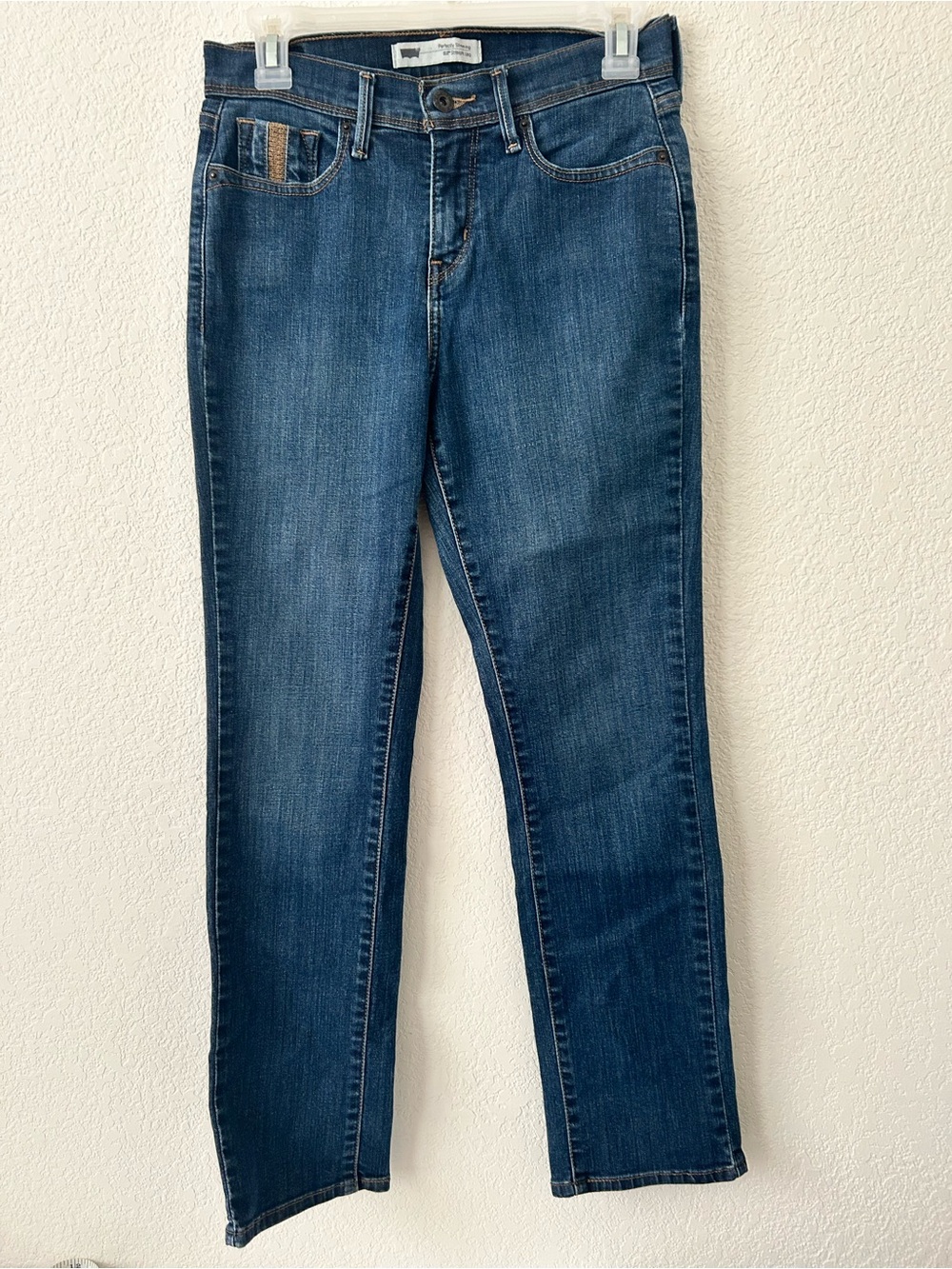 Levi’s perfectly slimming 512 Classic Women's Dark Blue Straight Jeans sz 28